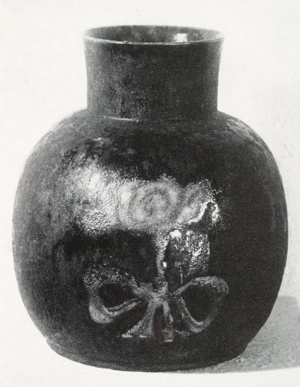 Opera premiata: Vaso nero con rosa d’oro. Pietro Melandri 1938