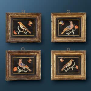 Gruppo esclusivo di quattro formelle a commesso fiorentino con soggetto naturalistico, Firenze, prima metà del XVII secolo: artigianato e lusso d’epoca.