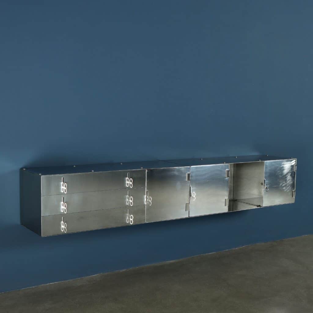 Sideboard a parete 'P 550' di Vittorio Introini per Saporiti