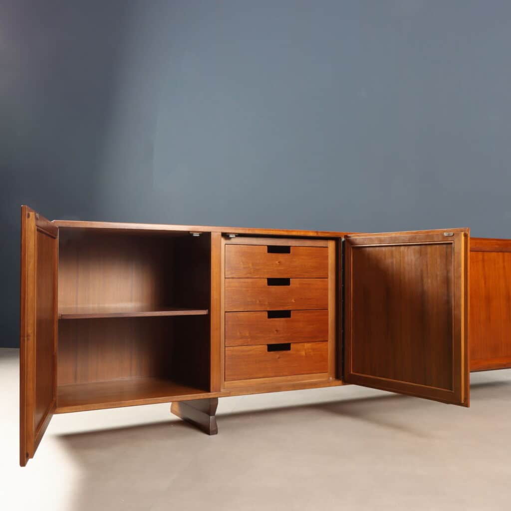 Dettaglio cassetti Credenza 'MB 15' di Franco Albini per Poggi Pavia