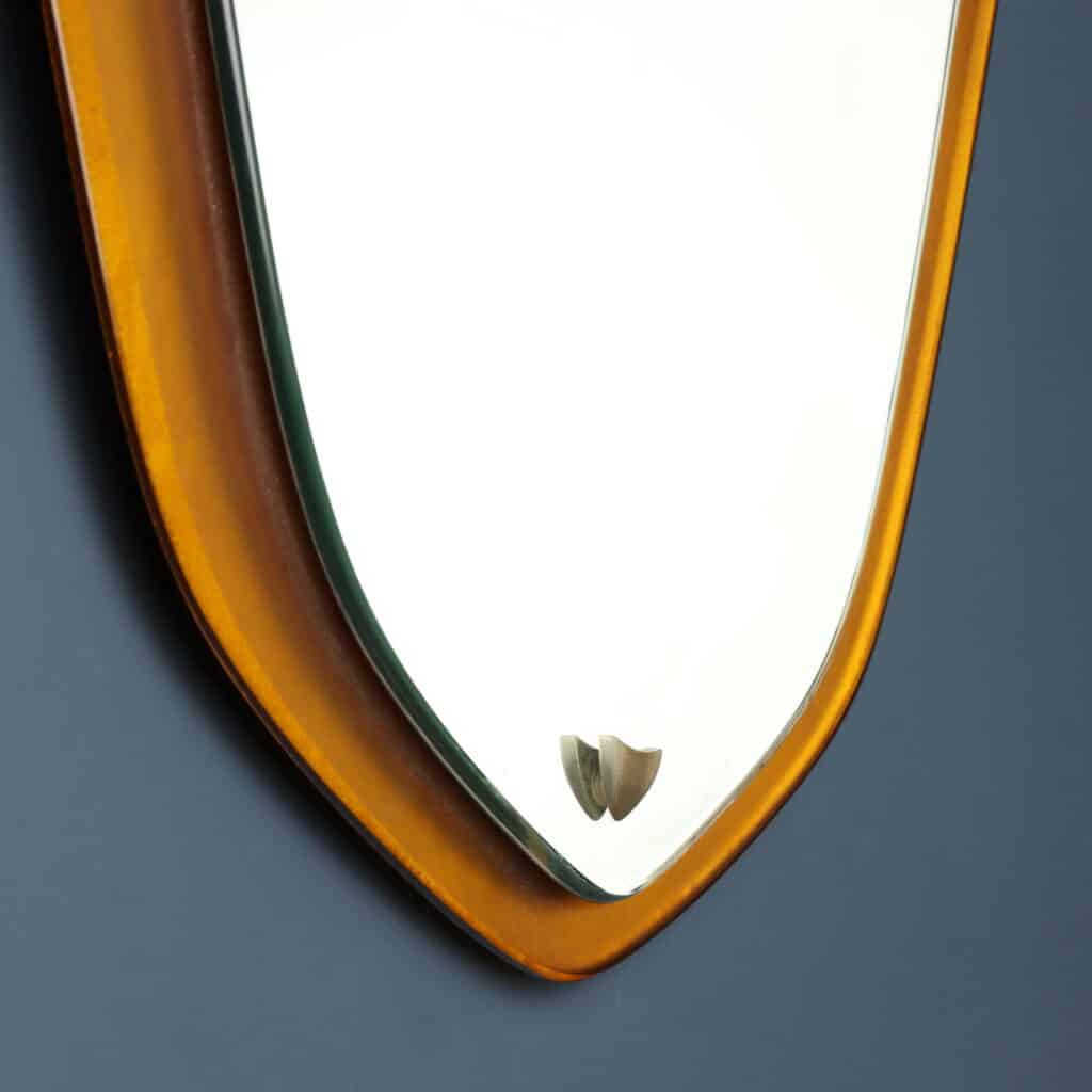 Particolare doppio specchio modello ‘1895’ di Max Ingrand per FontanaArte