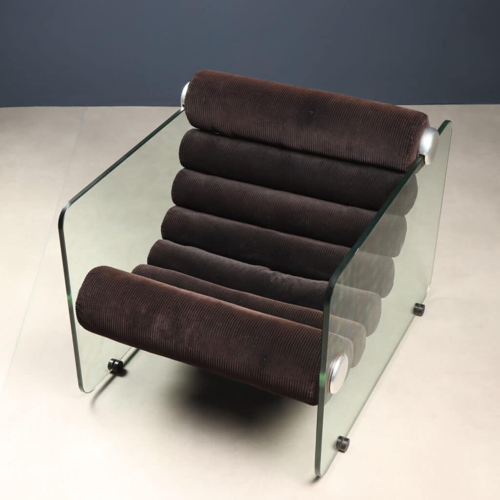 Poltrona 'Hyaline' di Fabio Lenci per Comfort vista dall'alto