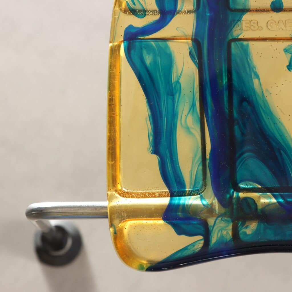 Dettaglio seduta giallo verde e blu '543 Broadway' di Gaetano Pesce per Bernini