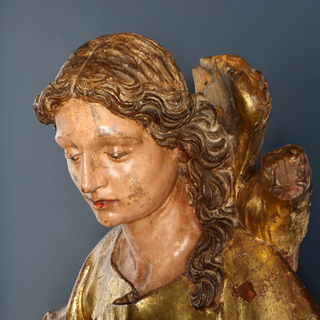 San Giovanni evangelista Legno di tiglio intagliato dipinto e dorato