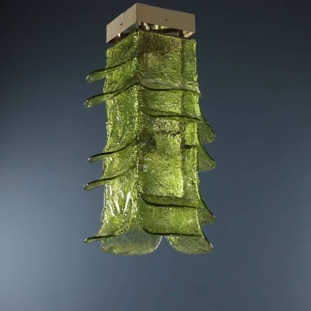 Lampada anni '70 di Carlo Nason per Mazzega con luci spente