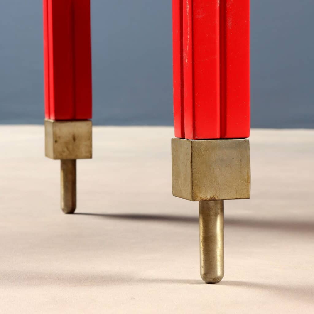 Particolare terminali Cassettiera rossa 'D 154' di Carlo de Carli per Sormani