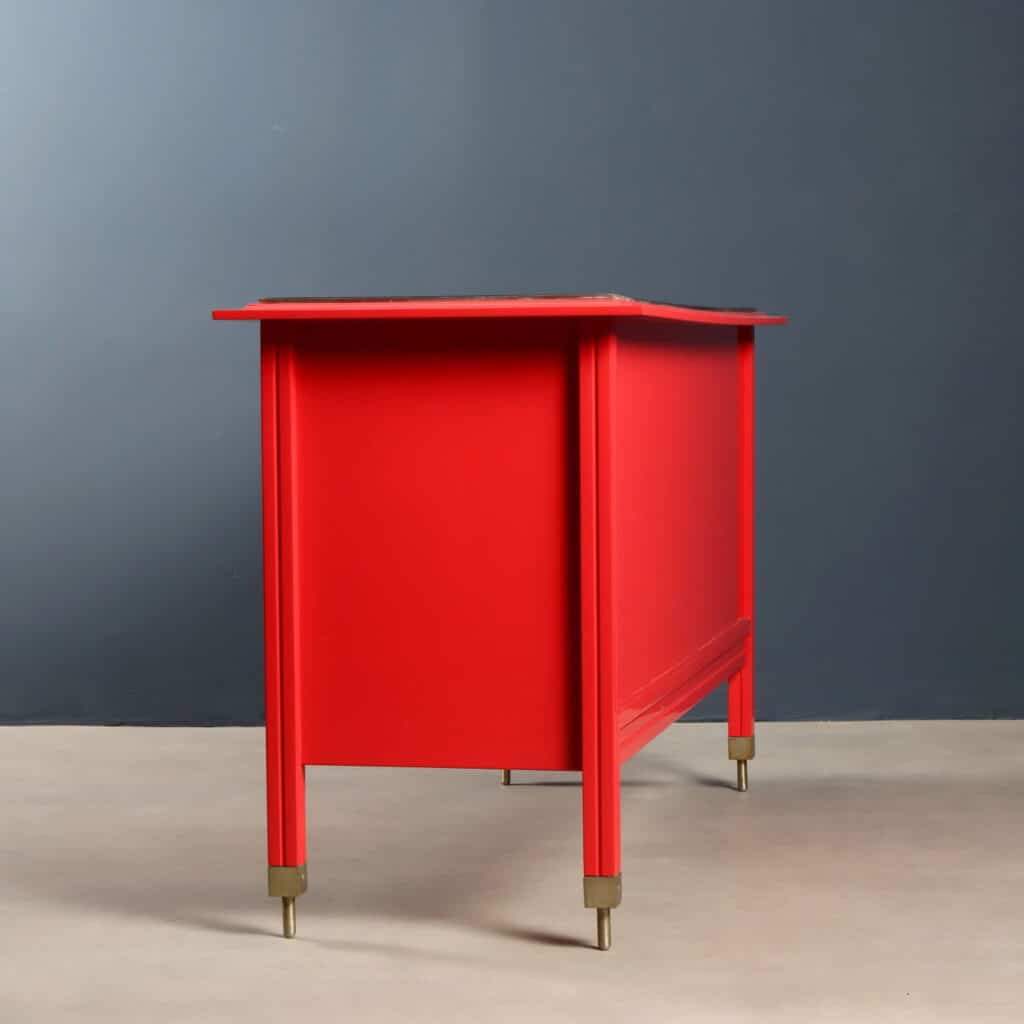 Cassettiera rossa 'D 154' di Carlo de Carli per Sormani vista laterale