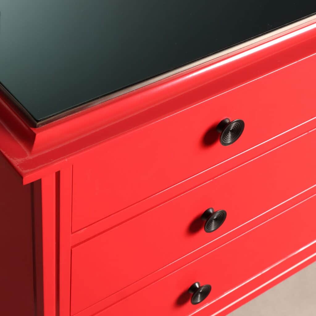 Dettaglio del piano della cassettiera 'D 154' di Carlo de Carli