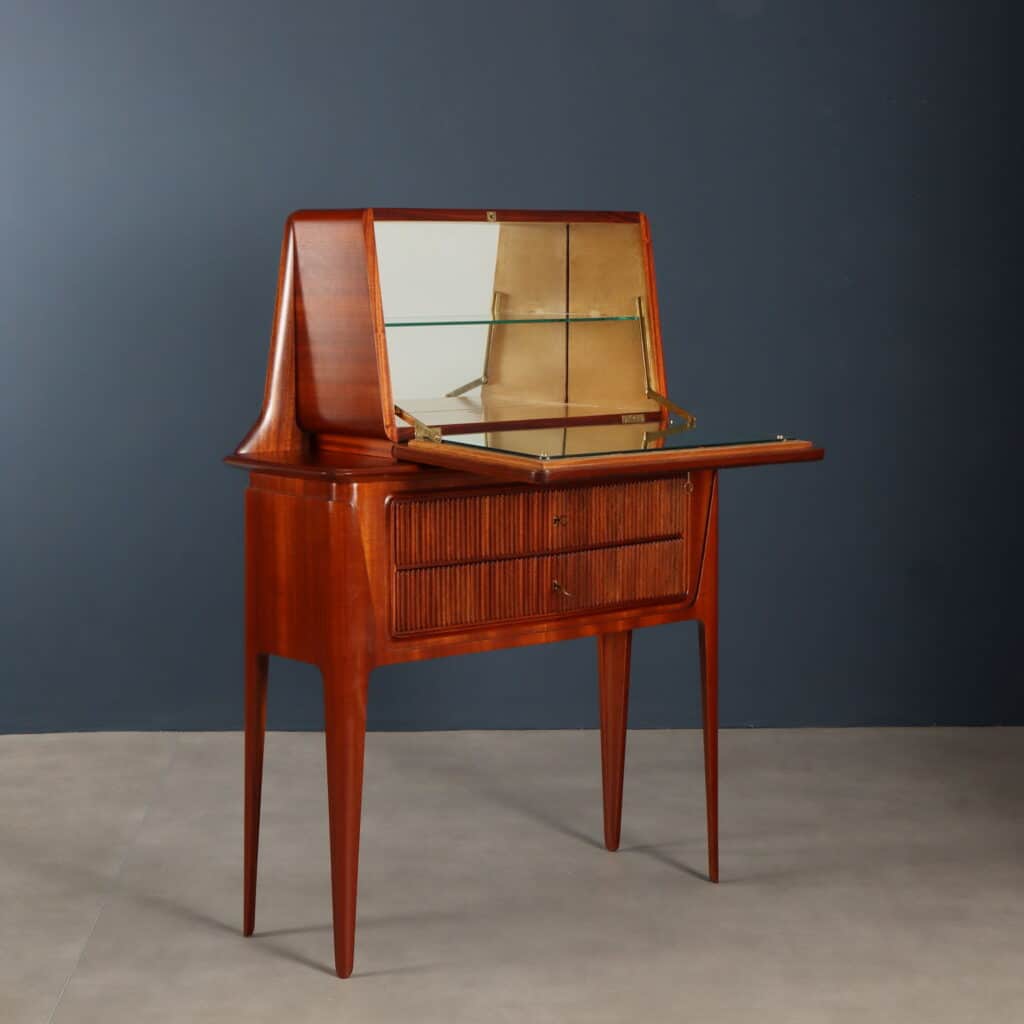 Mobile bar anni '50 di Manifattura Italiana con specchi interni