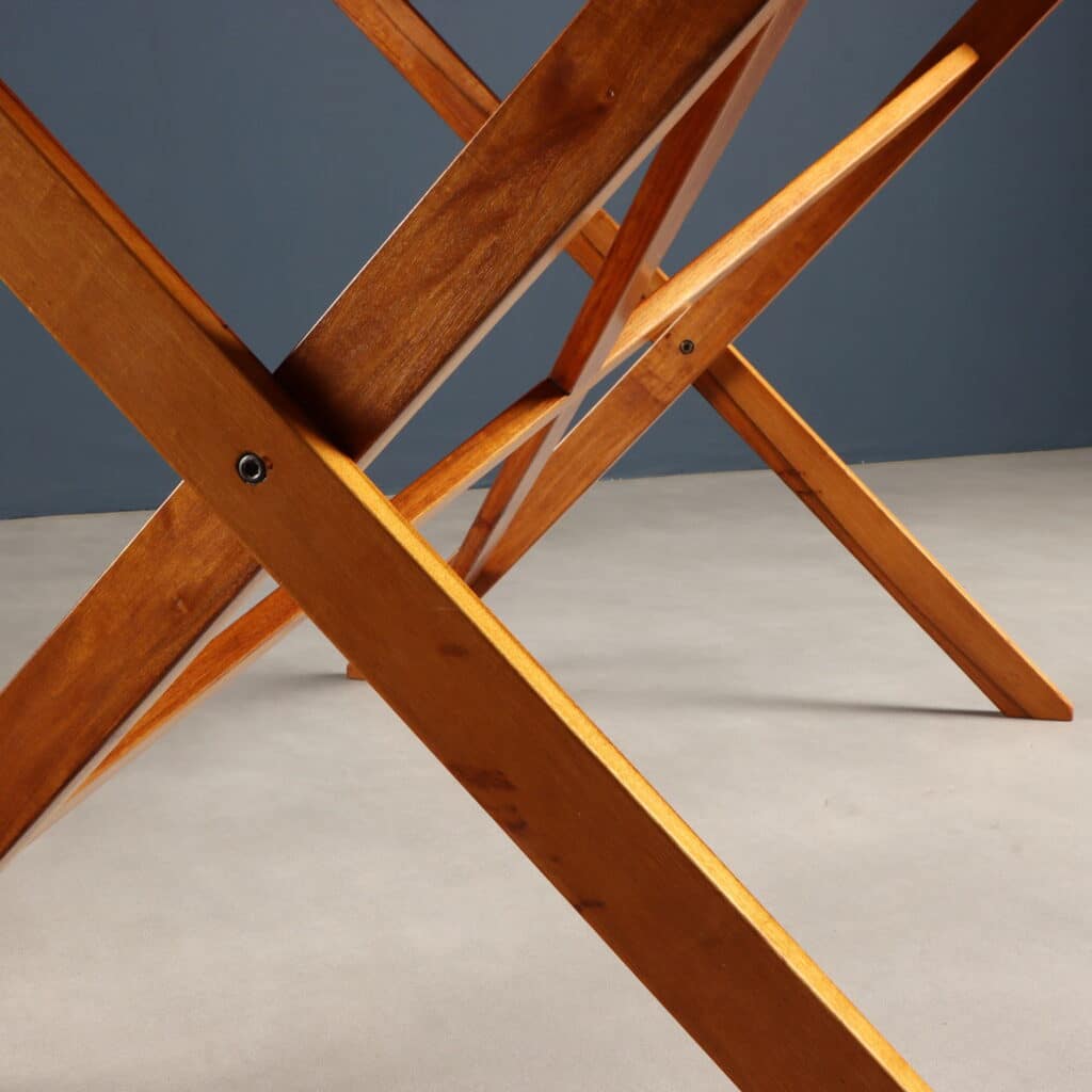 Dettaglio gambe scrivania anni '50 produzione Cantieri Carugati