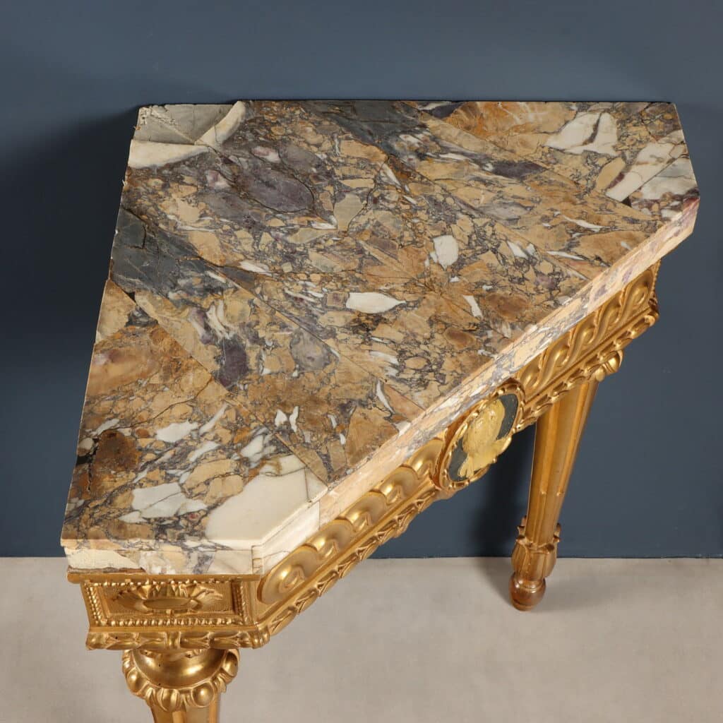 Piano in breccia medicea e pietra serena
