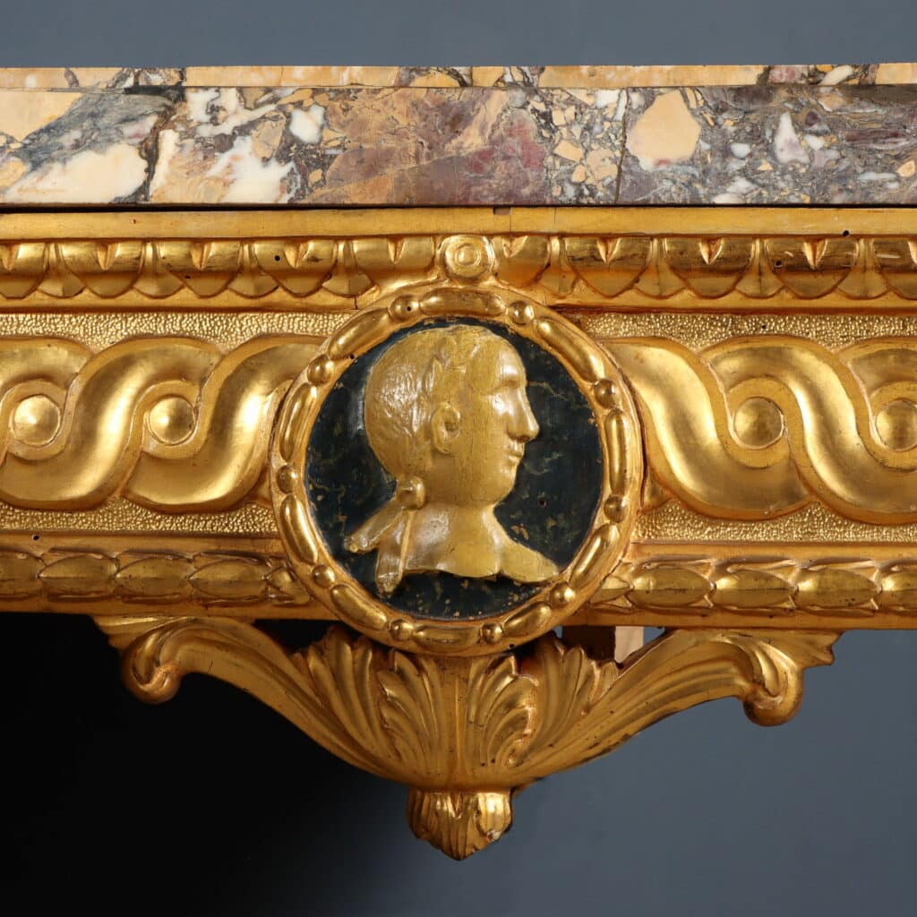 Consolle d’angolo neoclassica in legno dorato
