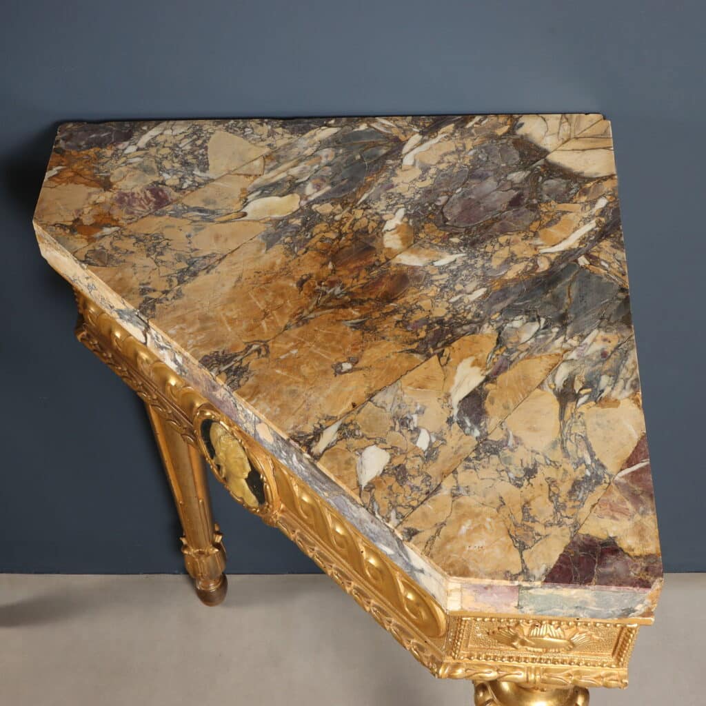 Piano in breccia medicea e pietra serena
